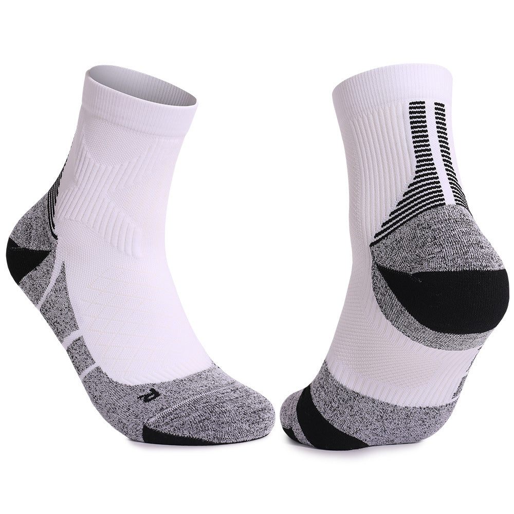 Performance Grip Socks for Men – Breathable, Anti-Slip Athletic Socks for Training, Running & Basketball
